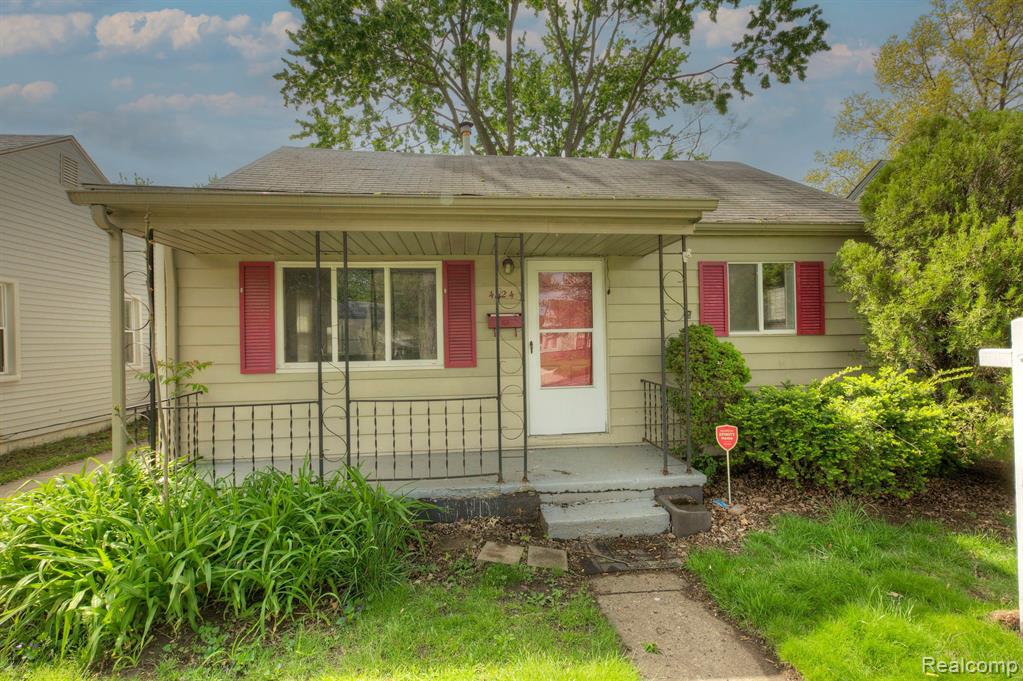 4424 COLUMBUS Street, Wayne, MI 48184 — front exterior