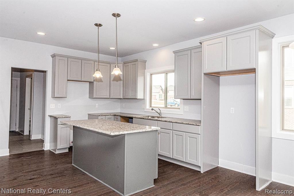8384 Meadow Creek Drive, Goodrich Vlg, MI — Photo 9