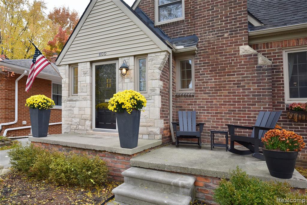 800 Maplegrove Avenue, Royal Oak, MI 48067 — Photo 2