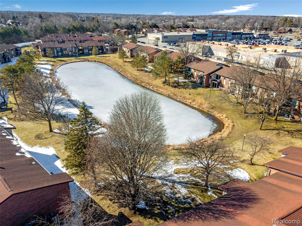 33585 Pondview Circle, 116, Livonia, MI 48152 — Photo 22