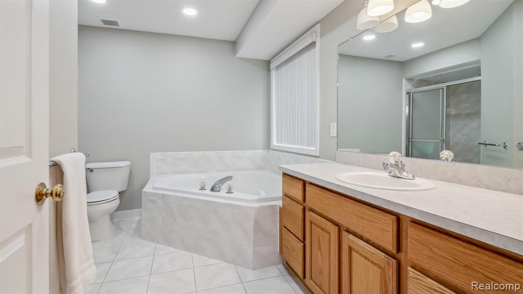 40220 LONG HORN Drive, Sterling Heights, MI 48313 — Photo 20
