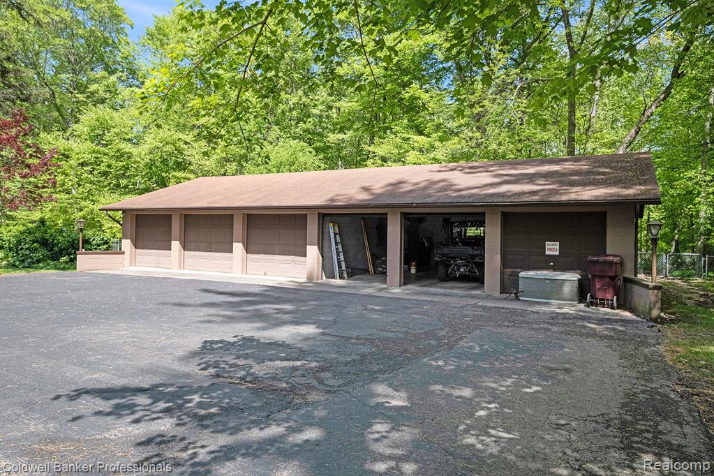 2103 E NEWARK Road, Lapeer, MI 48446 — Photo 48