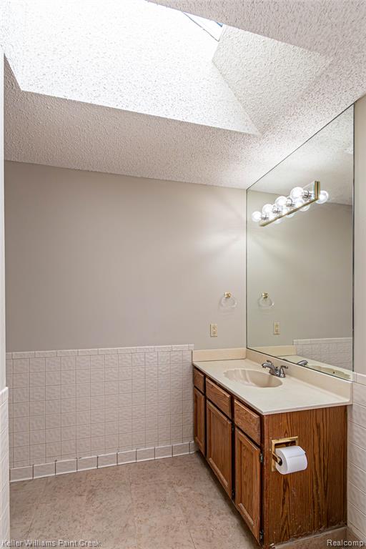 5700 Point Of The Woods Drive, West Bloomfield, MI 48324 — Photo 41