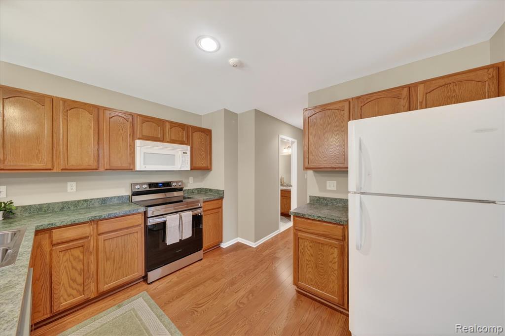 3954 Ravensfield Drive, Canton, MI 48188 — Photo 14