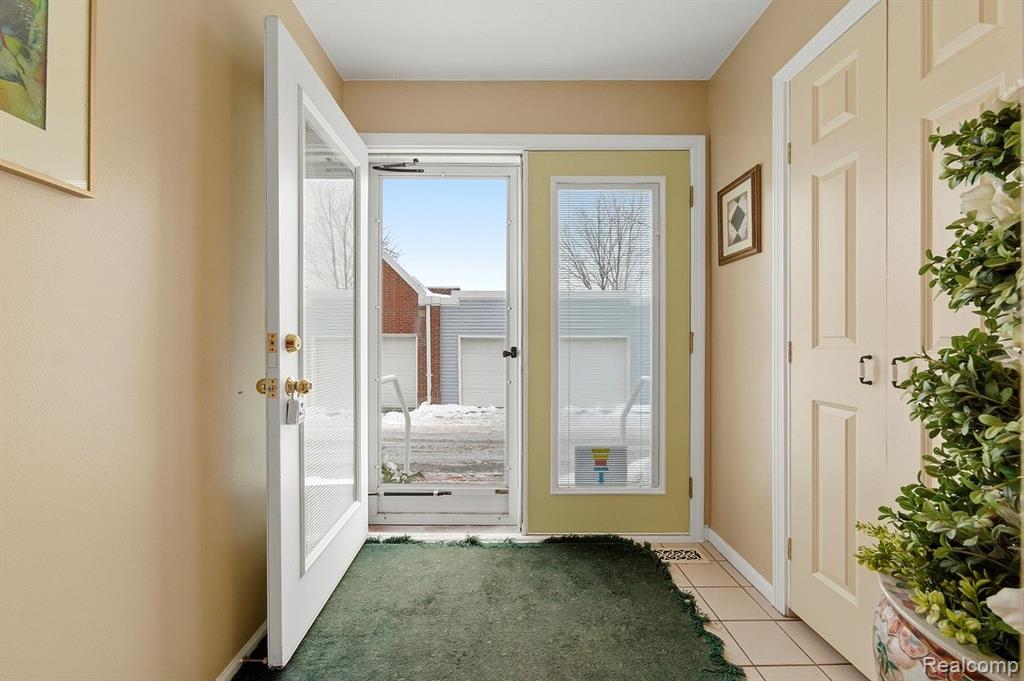 325 E Crescent Lane, Detroit, MI, 48207