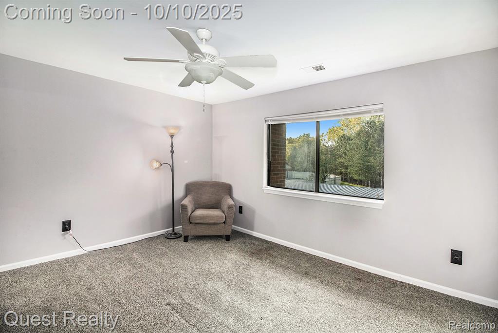 33855 Pondview Circle, Livonia, MI 48152 — Photo 10
