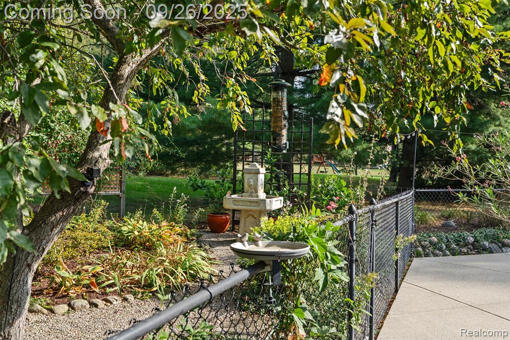 523 Uphill Road, Milford, MI 48381 — Photo 51