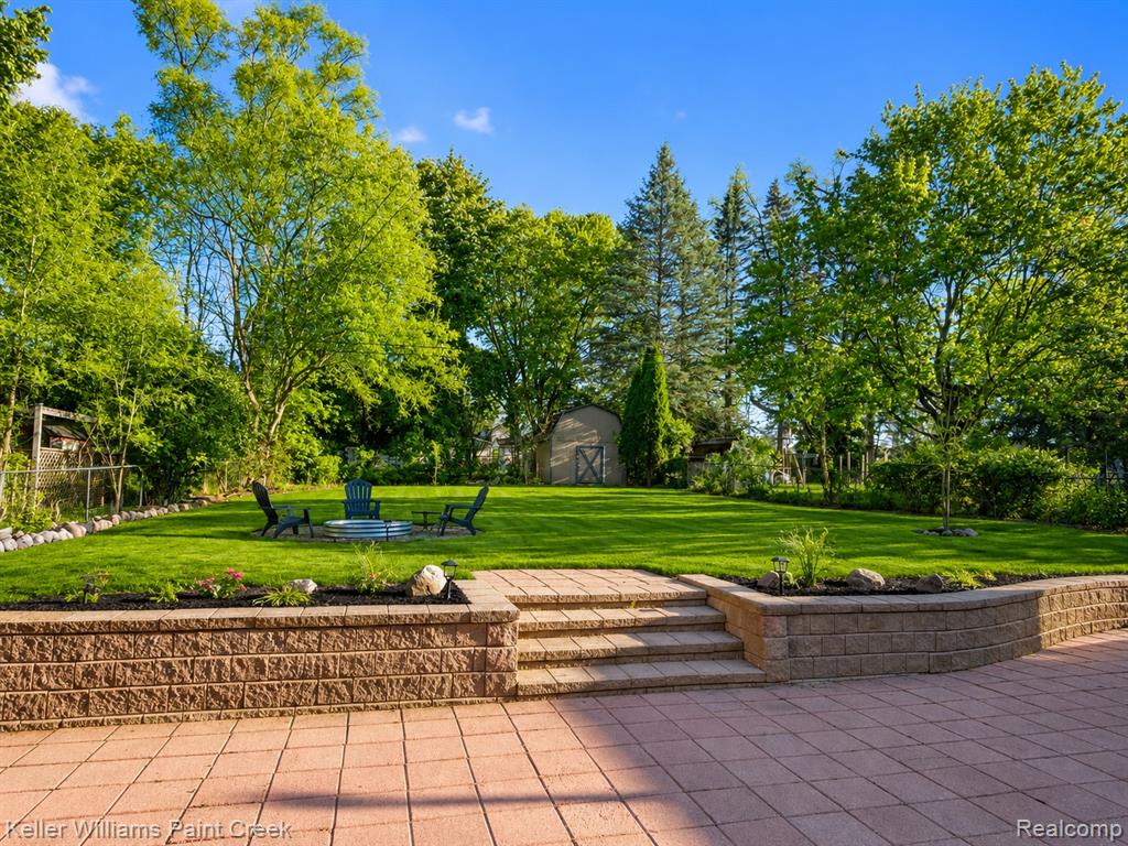 2646 Genes Drive, Auburn Hills, MI 48326 — Photo 2