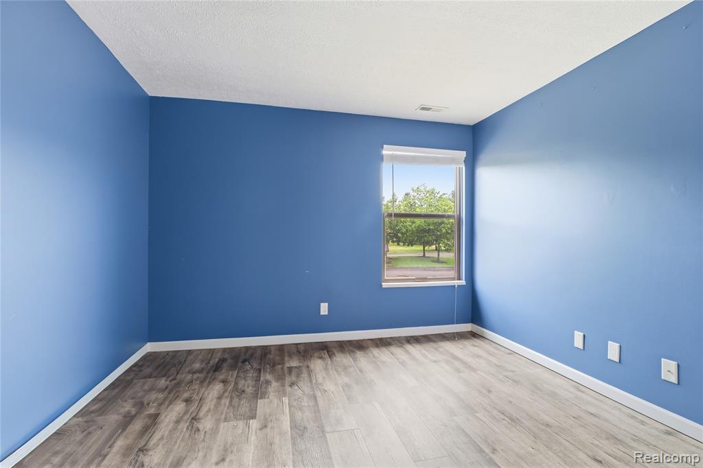 61212 Greenwood Drive, South Lyon, MI 48178 — Photo 24