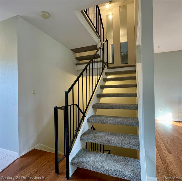 955 Sherwood Forest Drive, 52, Rochester Hills, MI 48307 — Photo 6