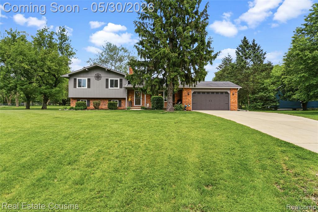 13435 Lakebrook Drive, Fenton, MI 48430