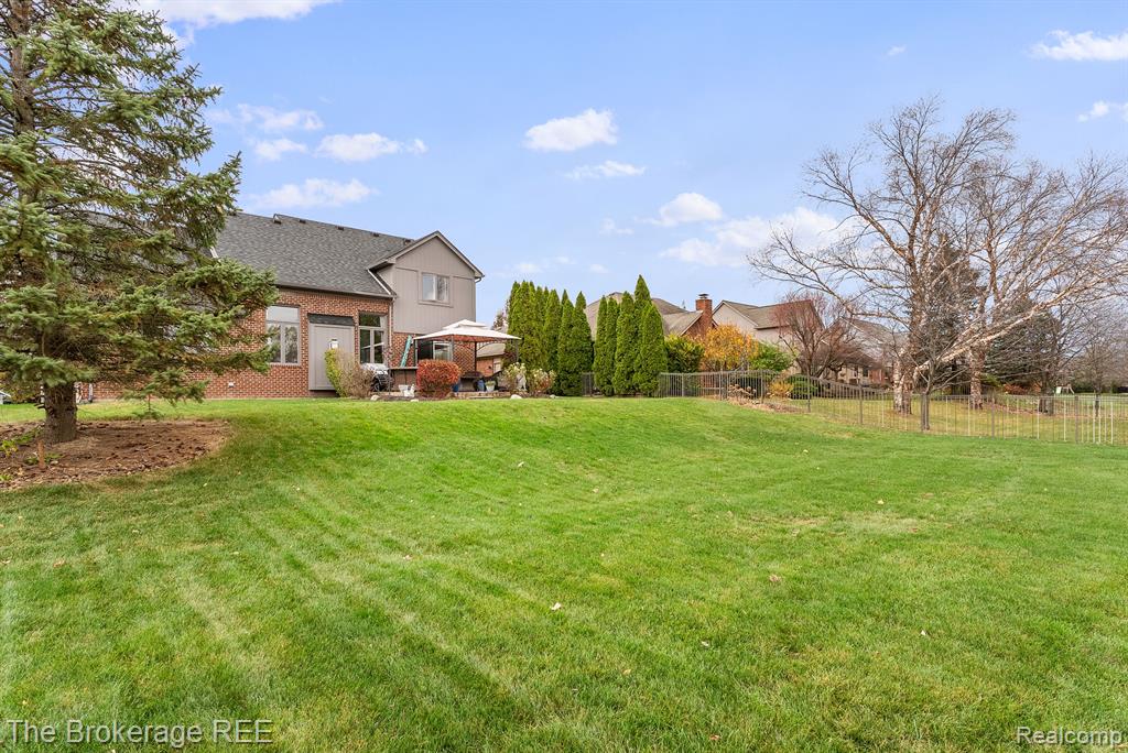 49730 WILLOWOOD Drive, Macomb, MI 48044 — Photo 44