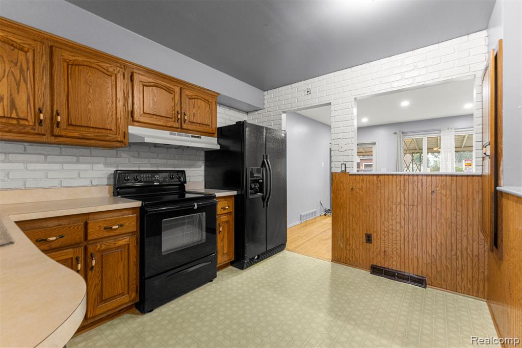 6894 N Gulley Road, Dearborn Heights, MI 48127 — Photo 9