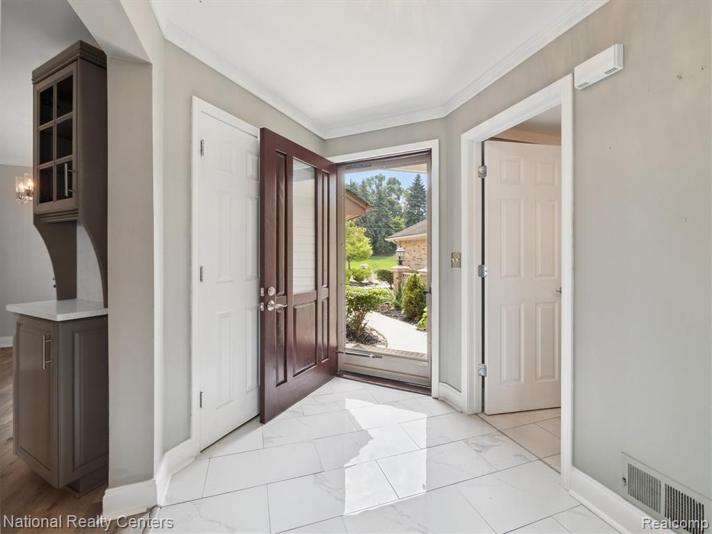 47708 Blue Heron Drive S, Northville, MI 48168 — Photo 11