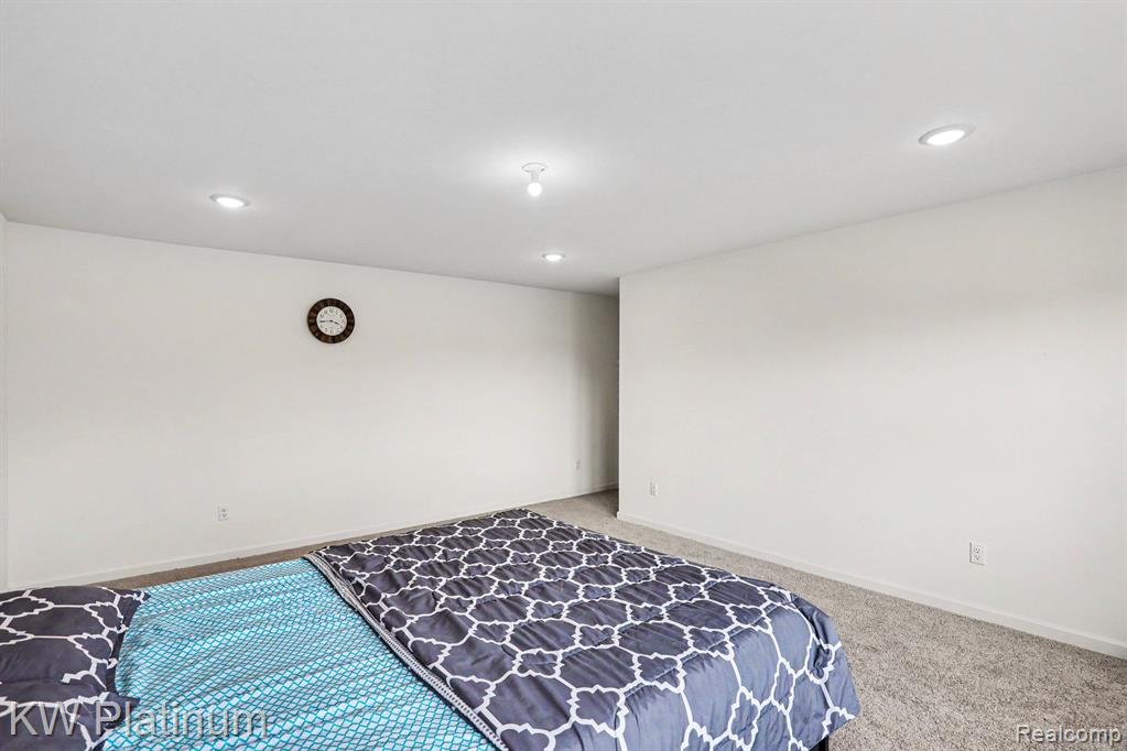 4918 Knollwood Drive, Troy, MI 48085 — Photo 11