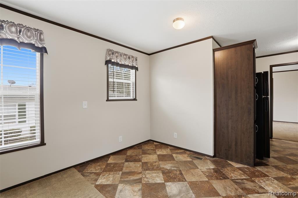 807 Swan Street, Rochester Hills, MI 48309 — Photo 5