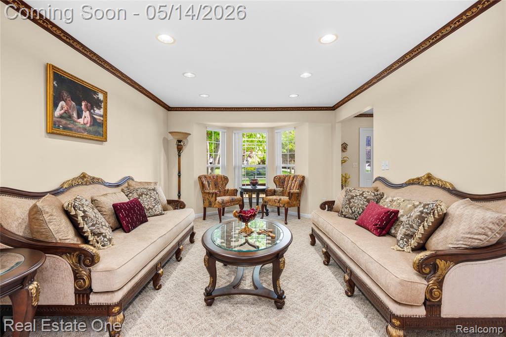 865 Drakeshire Drive, Commerce Twp, MI 48390 — Photo 18