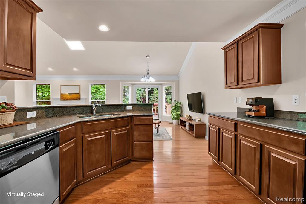 40488 Lenox Park Drive, Novi, MI 48377 — Photo 6