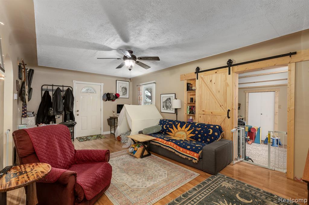6092 Northrup Drive, Waterford, MI 48329 — Photo 10