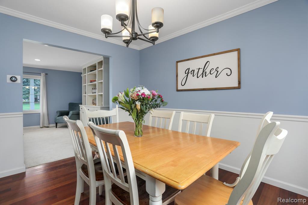 601 LAKE FOREST Road, Rochester Hills, MI 48309 — Photo 13