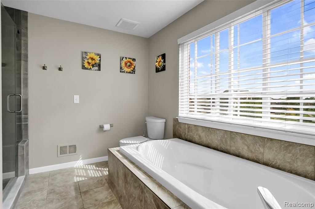 30182 Magnolia Dr Magnolia Drive, New Hudson, MI 48165 — Photo 29