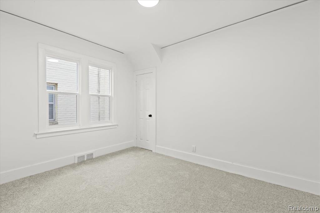 5307 Three Mile Drive, Detroit, MI 48224 — Photo 15