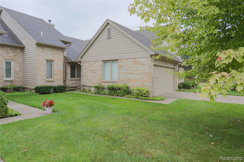 16768 Pearlcreek Court N, Macomb, MI 48042 — Photo 5