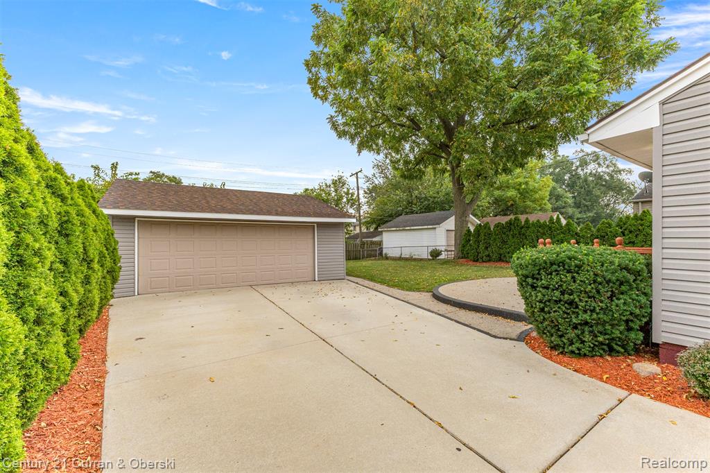 6631 Elm Street, Taylor, MI 48180 — Photo 17