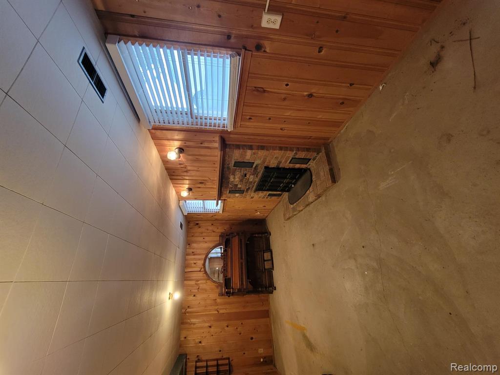 205 Park Avenue, Holly, MI 48442 — Photo 8