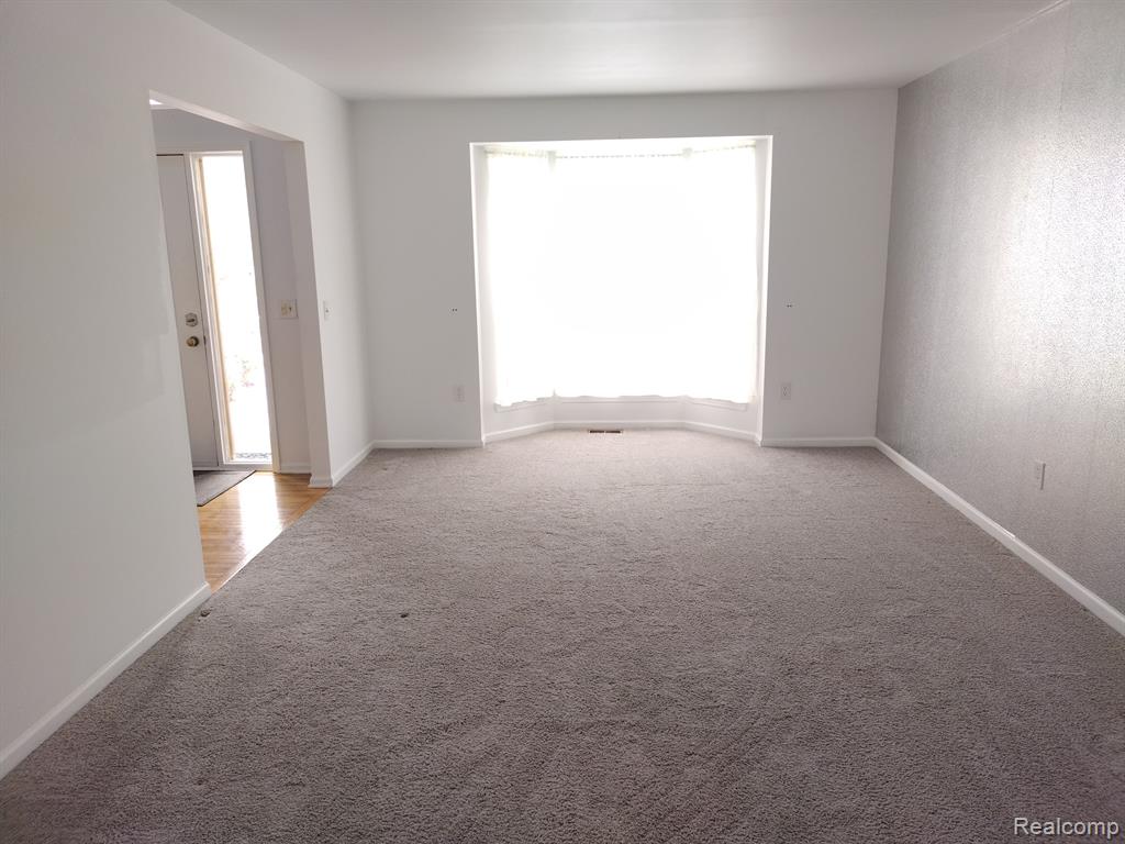 8993 HAYMARKET Street, White Lake, MI — Photo 3