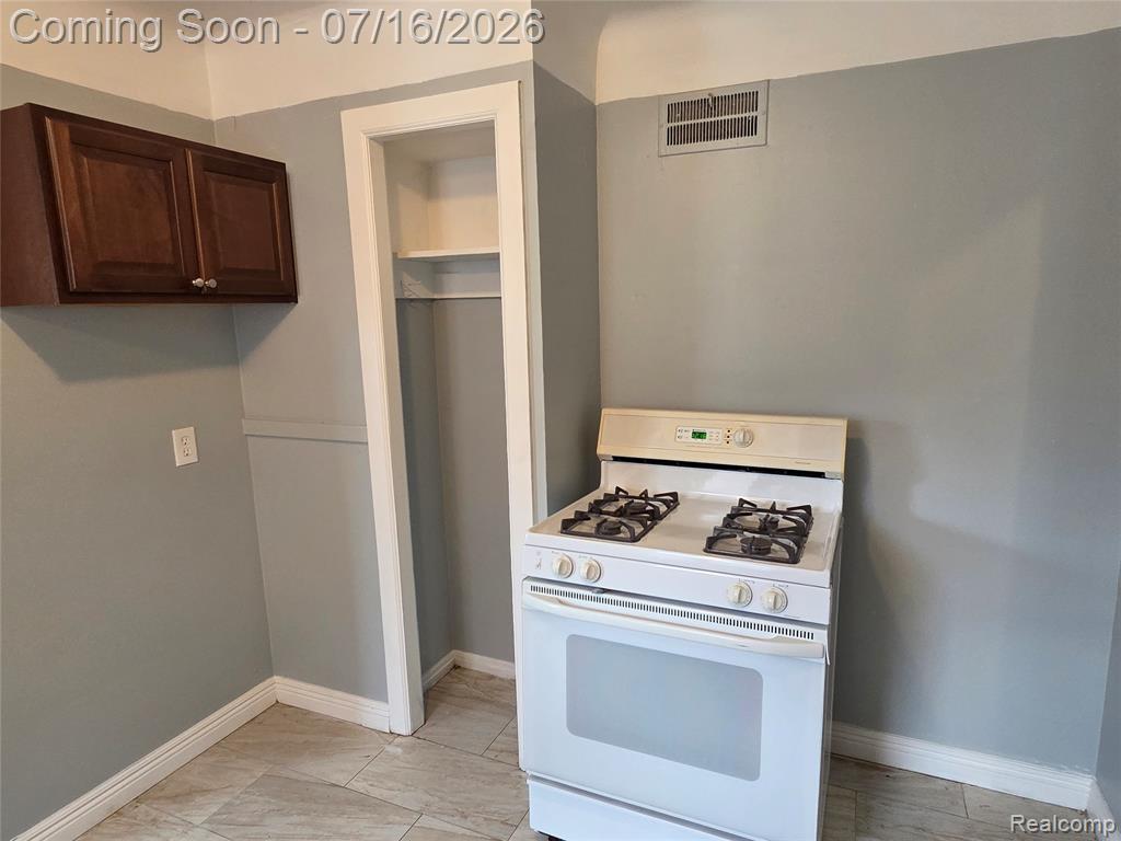 5927 Balfour Road, Detroit, MI 48224 — Photo 11