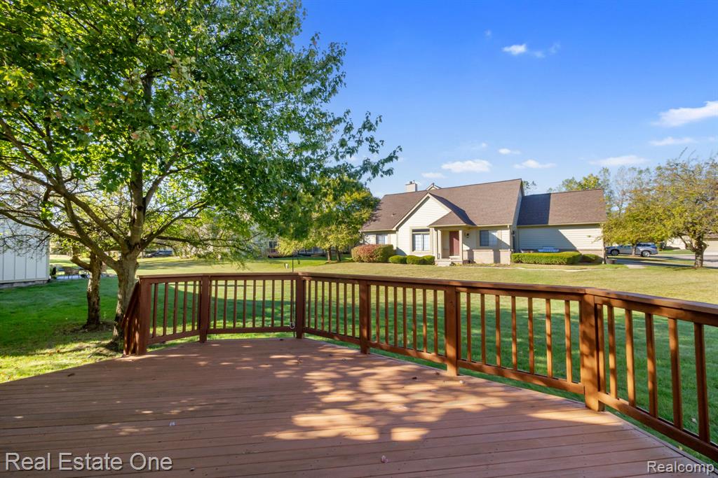 2588 Maple Forest Court, Wixom, MI 48393 — Photo 4