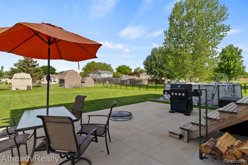 6102 Weyerbacher Drive, Swartz Creek, MI 48473 — Photo 9