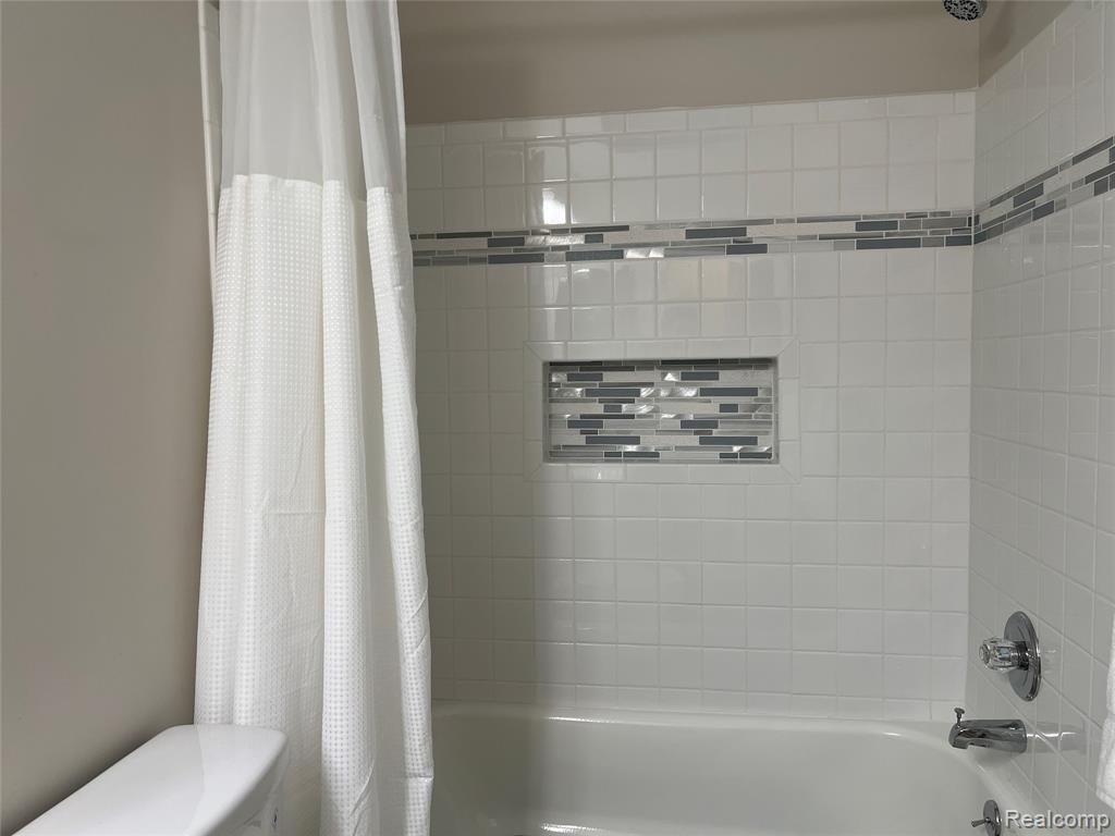 1861 N Arbor Way Drive, 26, Canton, MI 48188 — Photo 12