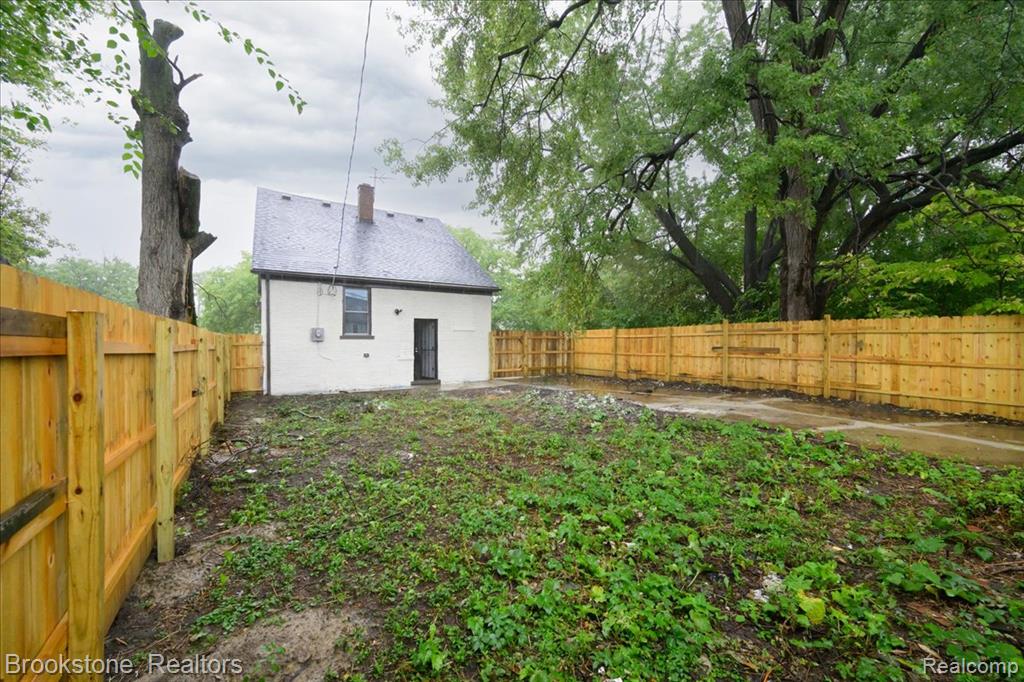 Photo 6