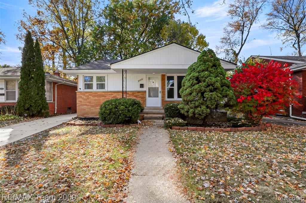 20602 Kenmore Avenue, Harper Woods, MI 48225 — front exterior