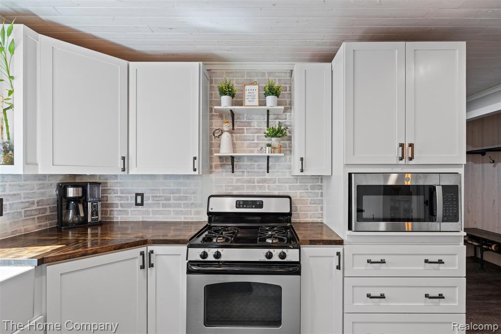 8320 Constitution Boulevard, Pinckney, MI 48169 — Photo 17