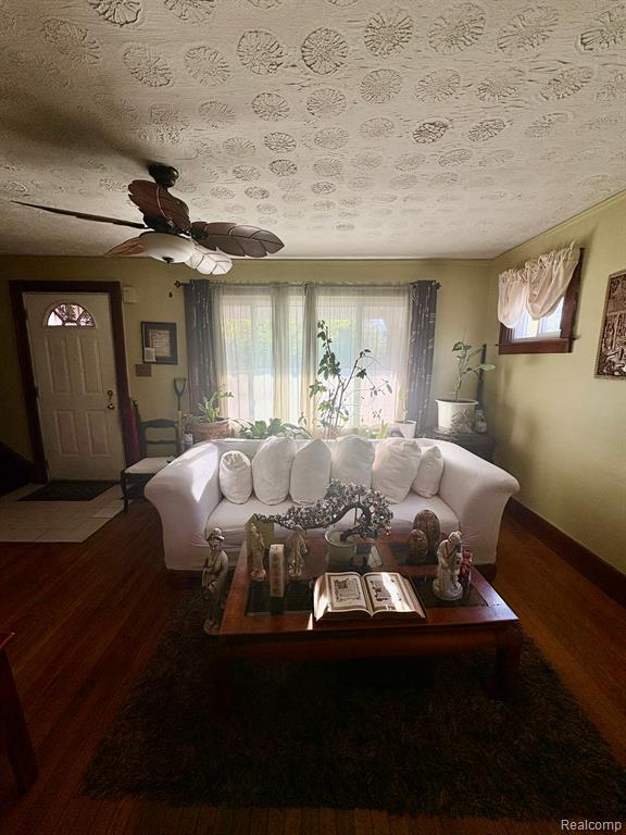 15346 Dexter Avenue - Photo 3