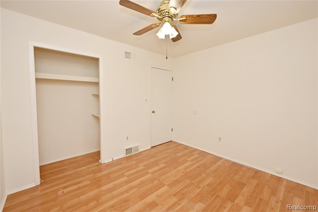 27807 Delton Street, Madison Heights, MI 48071 — Photo 21