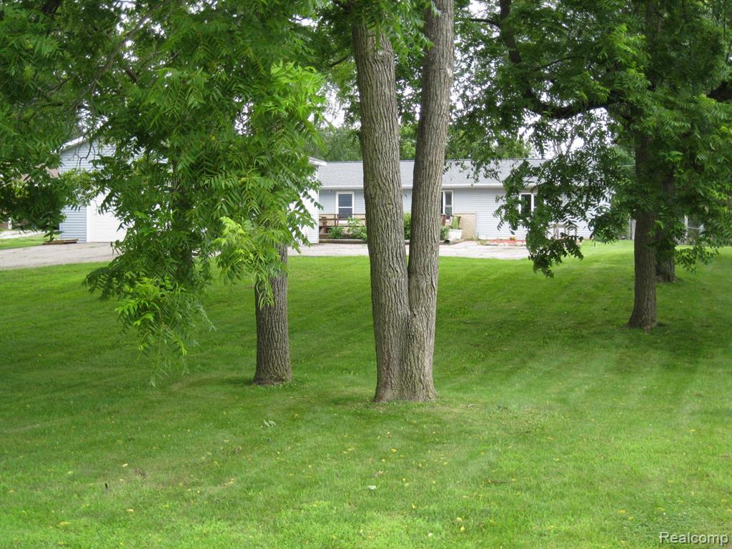 4500 Pommore, Milford, MI 48380 — front exterior
