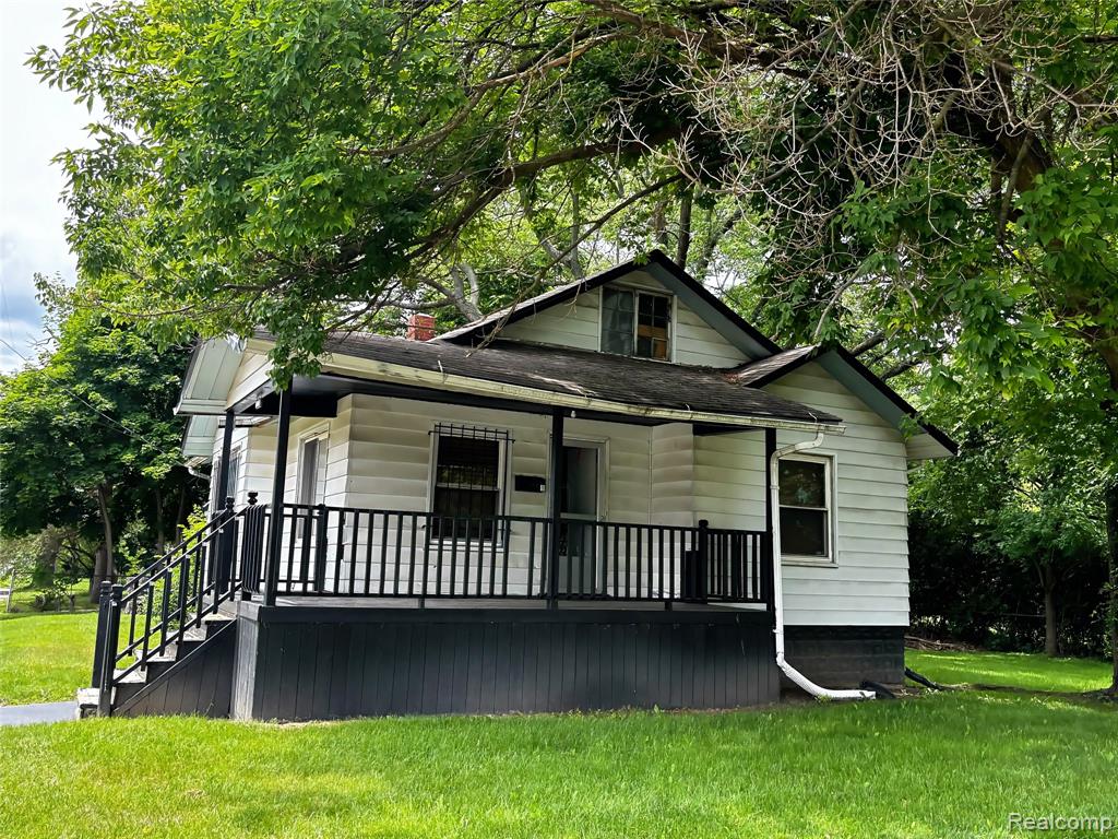 4001 Fleming Road, Flint, MI 48504