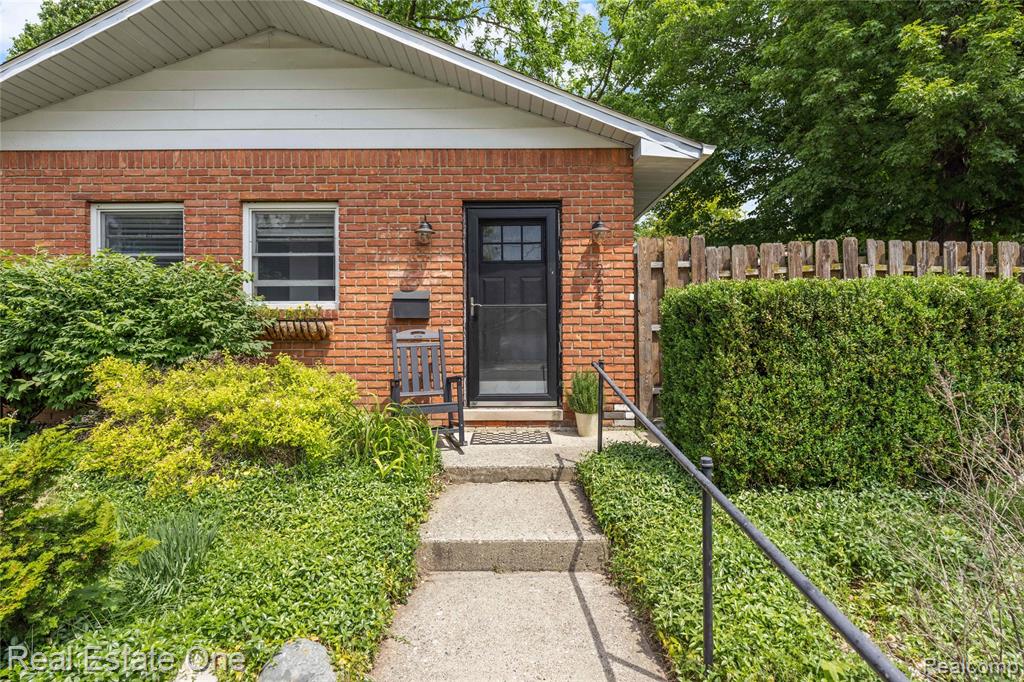 225 1st Street, Fenton, MI 48430 — Photo 5