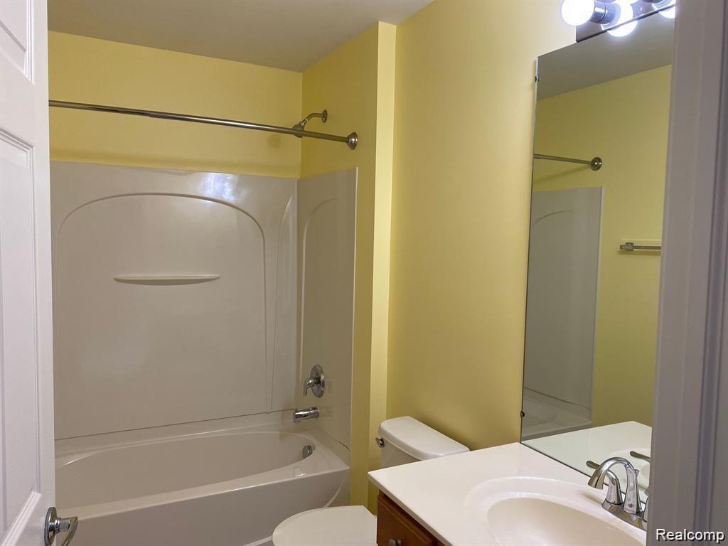 49691 COURTYARD Lane, Canton, MI 48188 — Photo 36