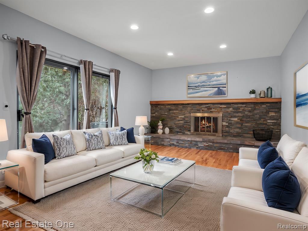 930 BRIDGE PARK Drive, Troy, MI 48098 — Photo 8