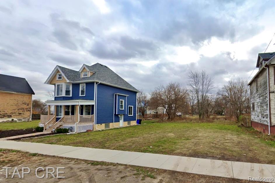 562 E Euclid Street, Detroit, MI 48202 — Photo 2