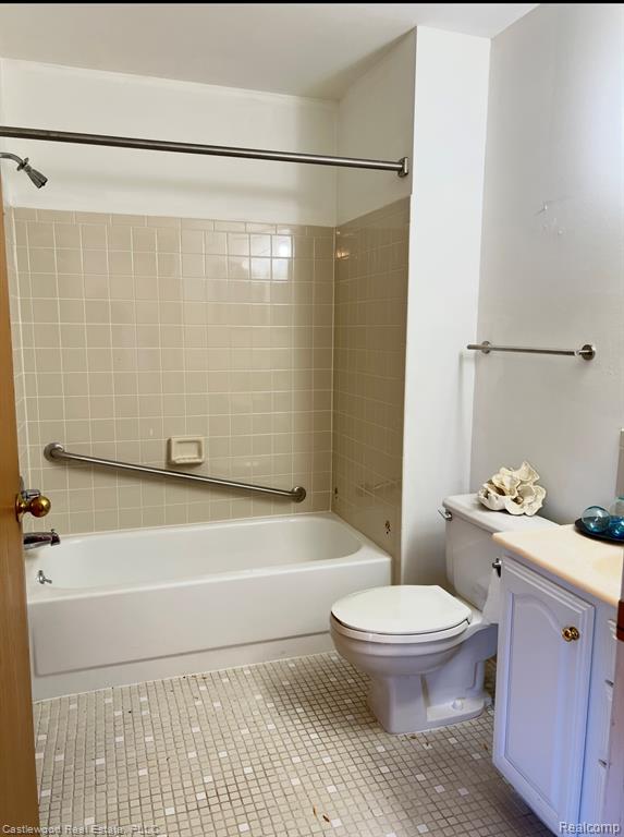 947 Wexford Way, Rochester Hills, MI 48307 — Photo 17