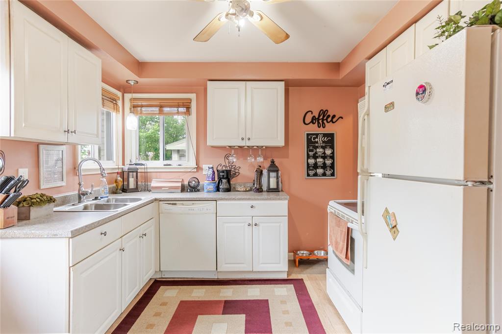 534 Henry Ruff Road, Garden City, MI — Photo 8
