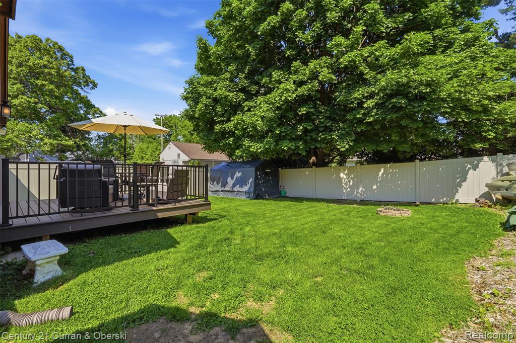 8303 Lagoon Street, Commerce Twp, MI 48382 — Photo 27
