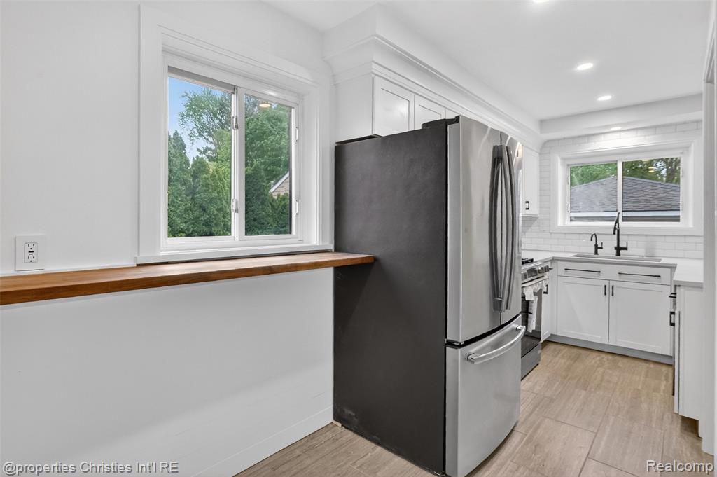 720 Manordale Court, Milford, MI 48381 — Photo 13