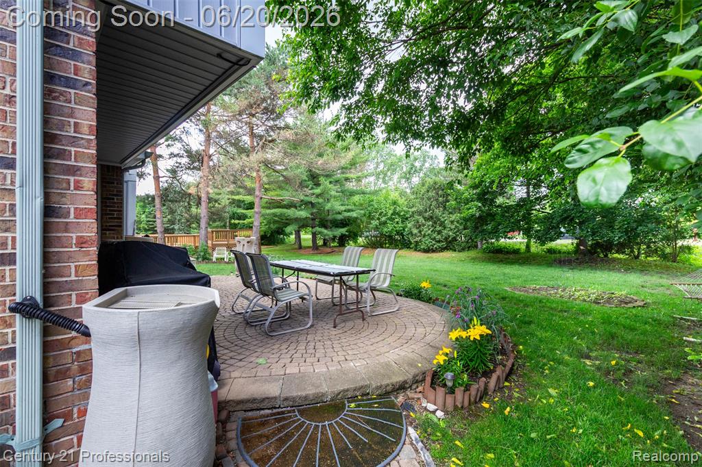 6241 Smithfield Drive, Troy, MI 48085 — Photo 46